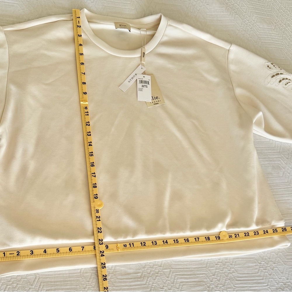 Elie Tahiti Ivory/Cream super soft  Sweatshirt with cut out sleeves size 2X